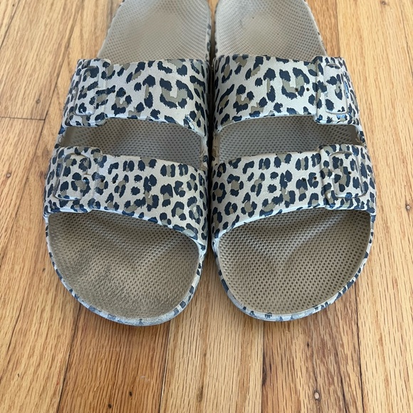 Freedom Moses Cheetah Slide Sandal - Picture 2 of 7